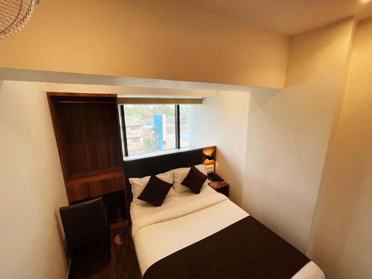 Hotel Hilton Suites — Photos 1